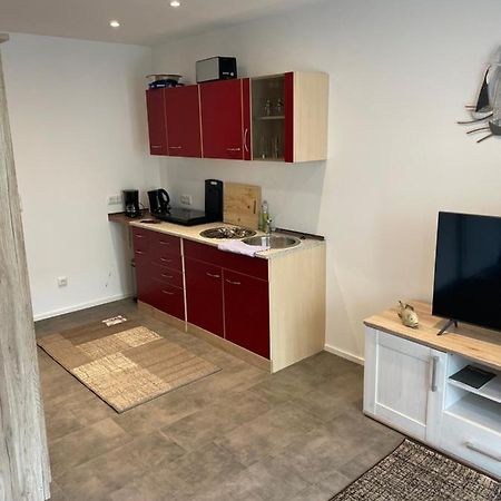 Ferienwohnung Nora Mit Blick Auf Den Ribnitzer See エクステリア 写真