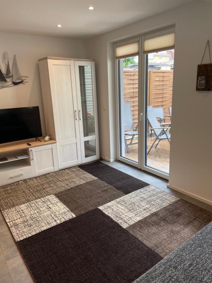 Ferienwohnung Nora Mit Blick Auf Den Ribnitzer See エクステリア 写真